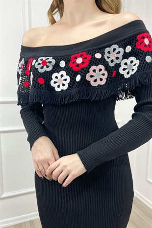 Siyah Üstü Çiçek Desenli Triko Elbise